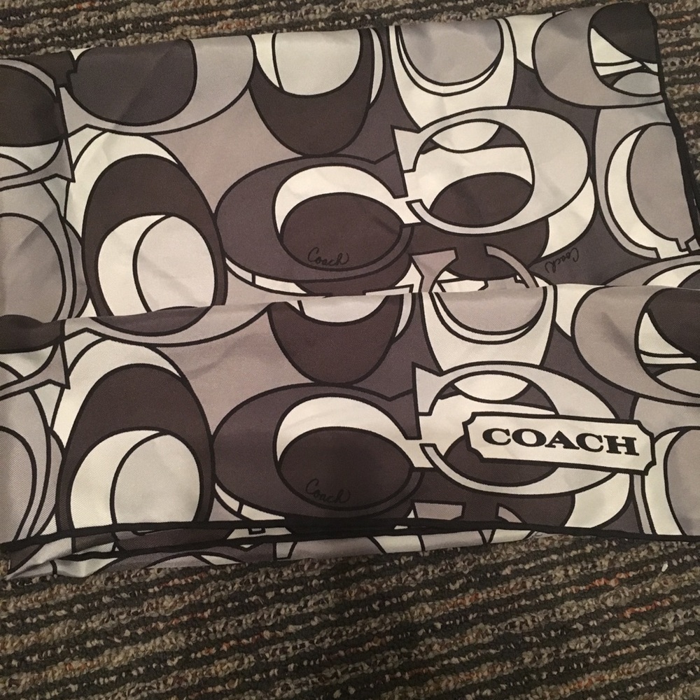 Coach scarf 26x26